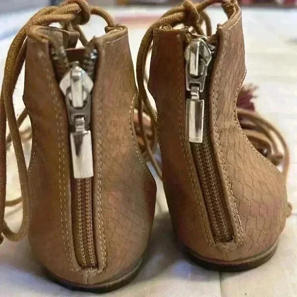 Fringe Sandals - Picture 5 of 7